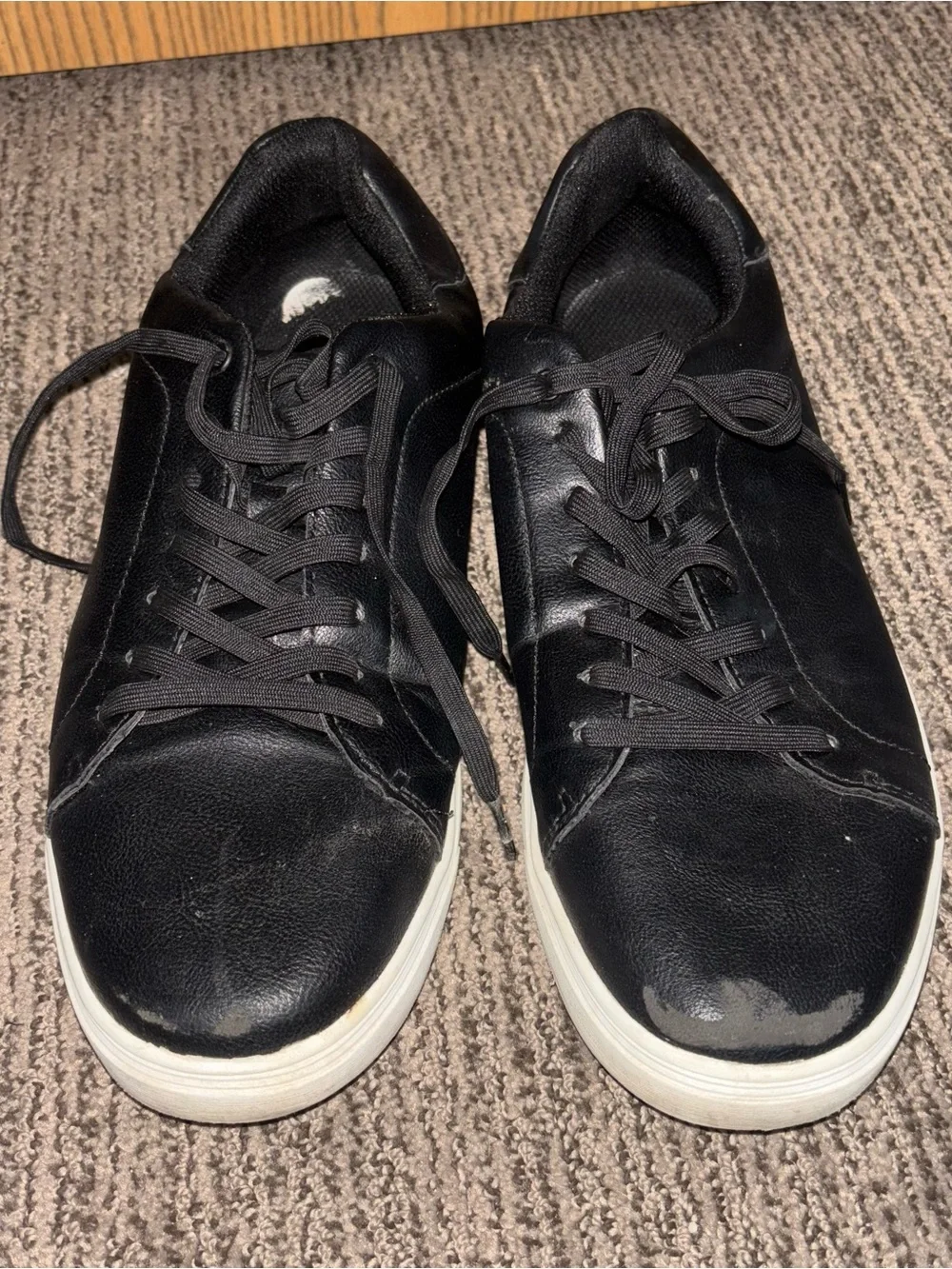Perry Ellis sleek black